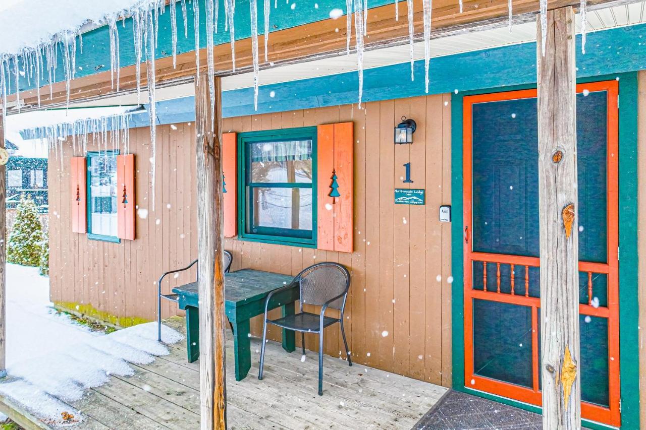 Morrisville Northwoods Lodge Cabin 1 מראה חיצוני תמונה