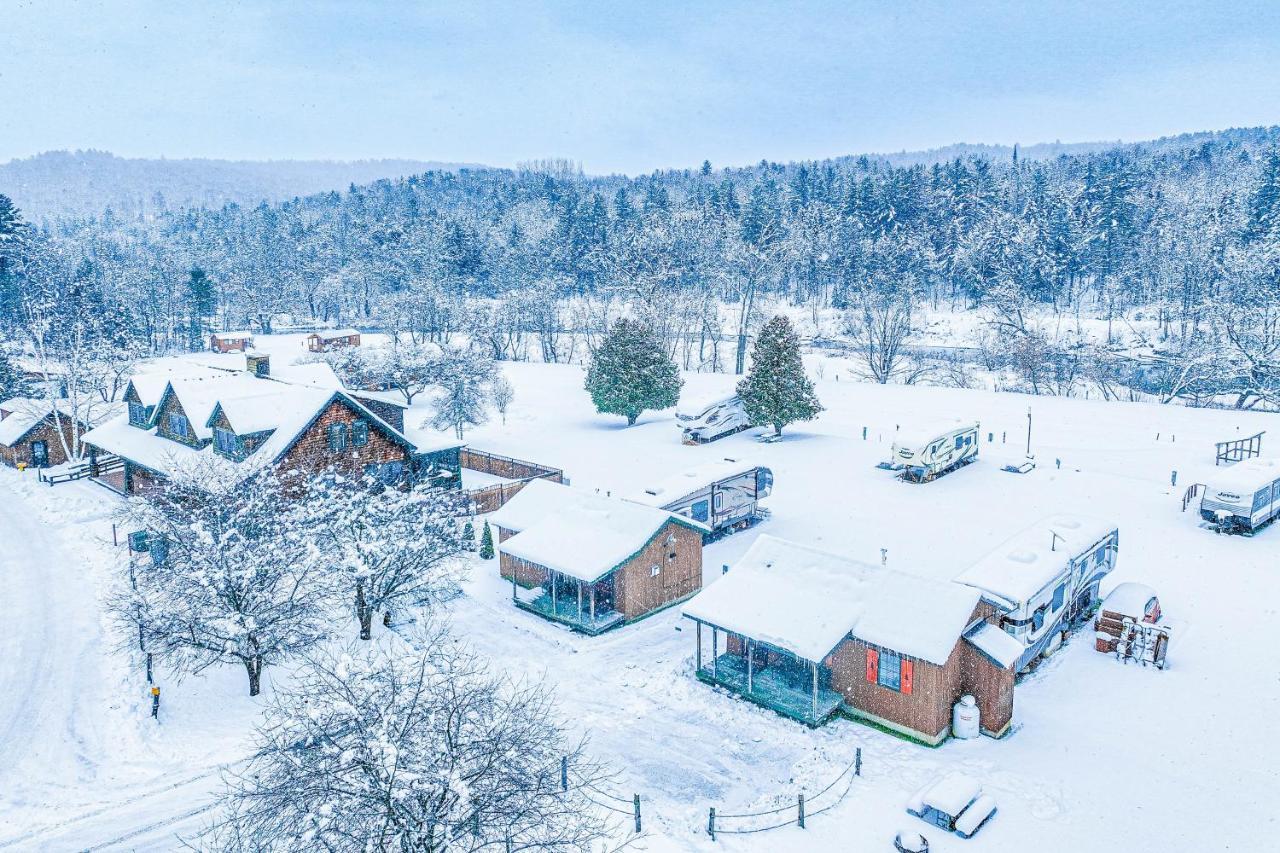 Morrisville Northwoods Lodge Cabin 1 מראה חיצוני תמונה